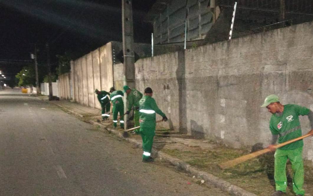 Emlur realiza serviços de capinação, roçagem e pintura de meio-fio em diversos bairros de João Pessoa nesta quarta-feira