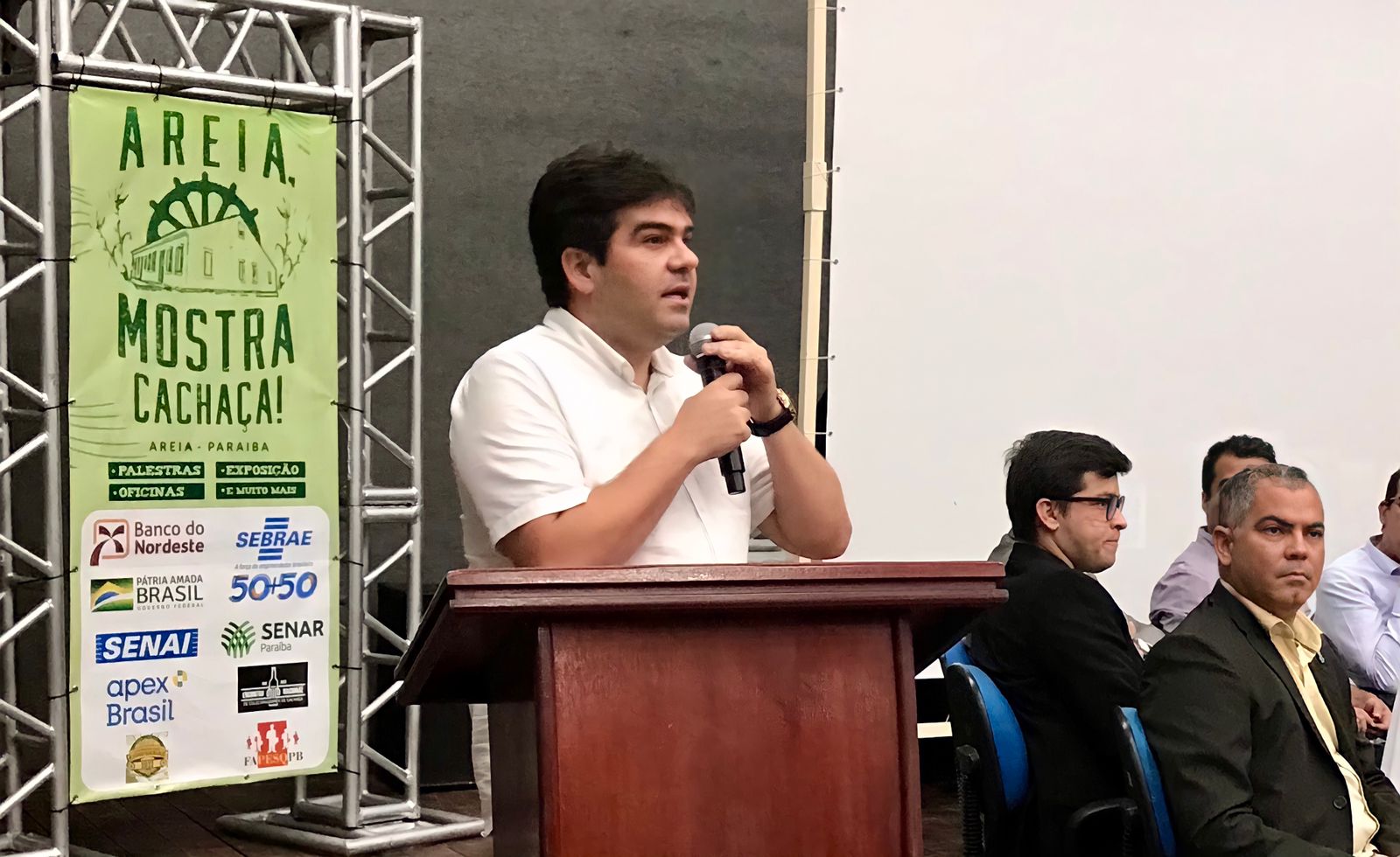 Deputado Eduardo Carneiro participa de abertura do ‘Areia Mostra Cachaça’, destaca qualidade da produção paraibana e defende mais apoio para setor no estado