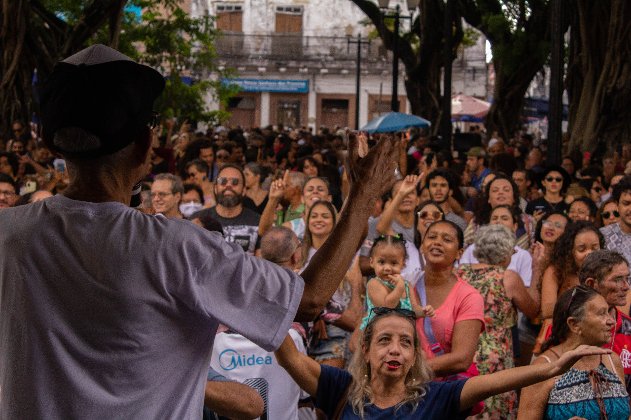 Na Praça Rio Branco, Sabadinho Bom apresenta grupo ‘Em canto e choro’, com clássicos de Ari Barroso, Cartola e Jacob do Bandolim