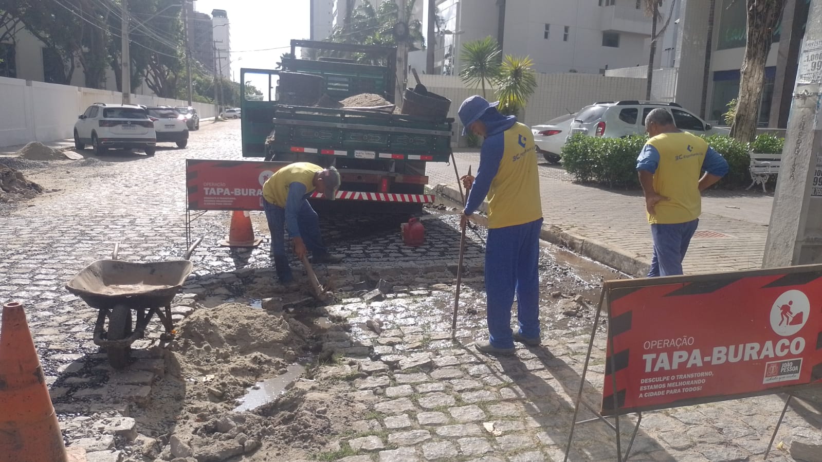 Seinfra de João Pessoa realiza serviços de Tapa-buraco e iluminação pública em 15 bairros da Capital nesta segunda-feira