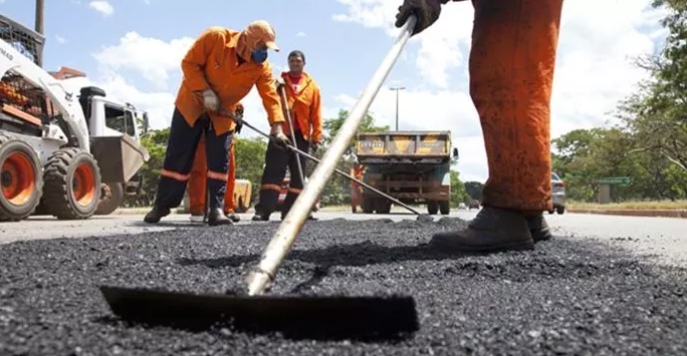 Seinfra de João Pessoa realiza Operação Tapa-Buraco e manutenção da iluminação pública em 24 bairros da Capital