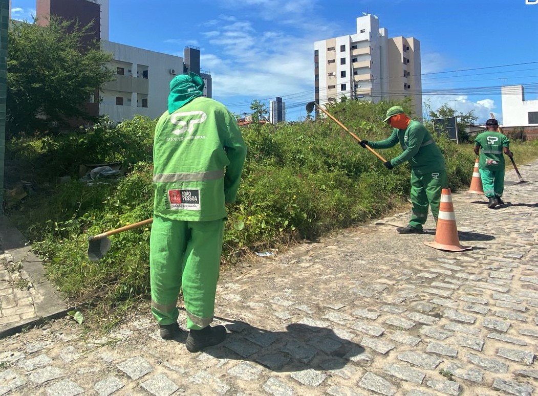 Cidade limpa: Serviços de zeladoria da Emlur são realizados em nove bairros de João Pessoa nesta quinta