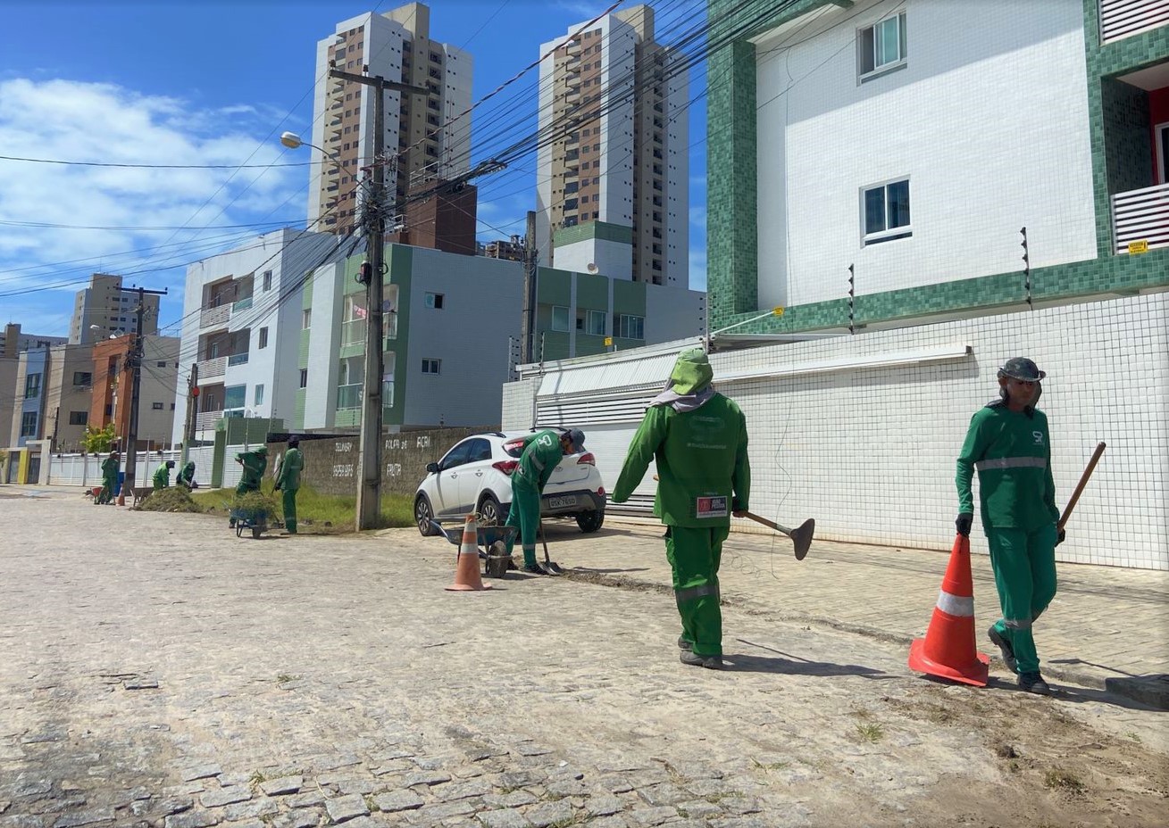 Cuidando da cidade: Emlur inicia semana com serviços de zeladoria em seis bairros de João Pessoa