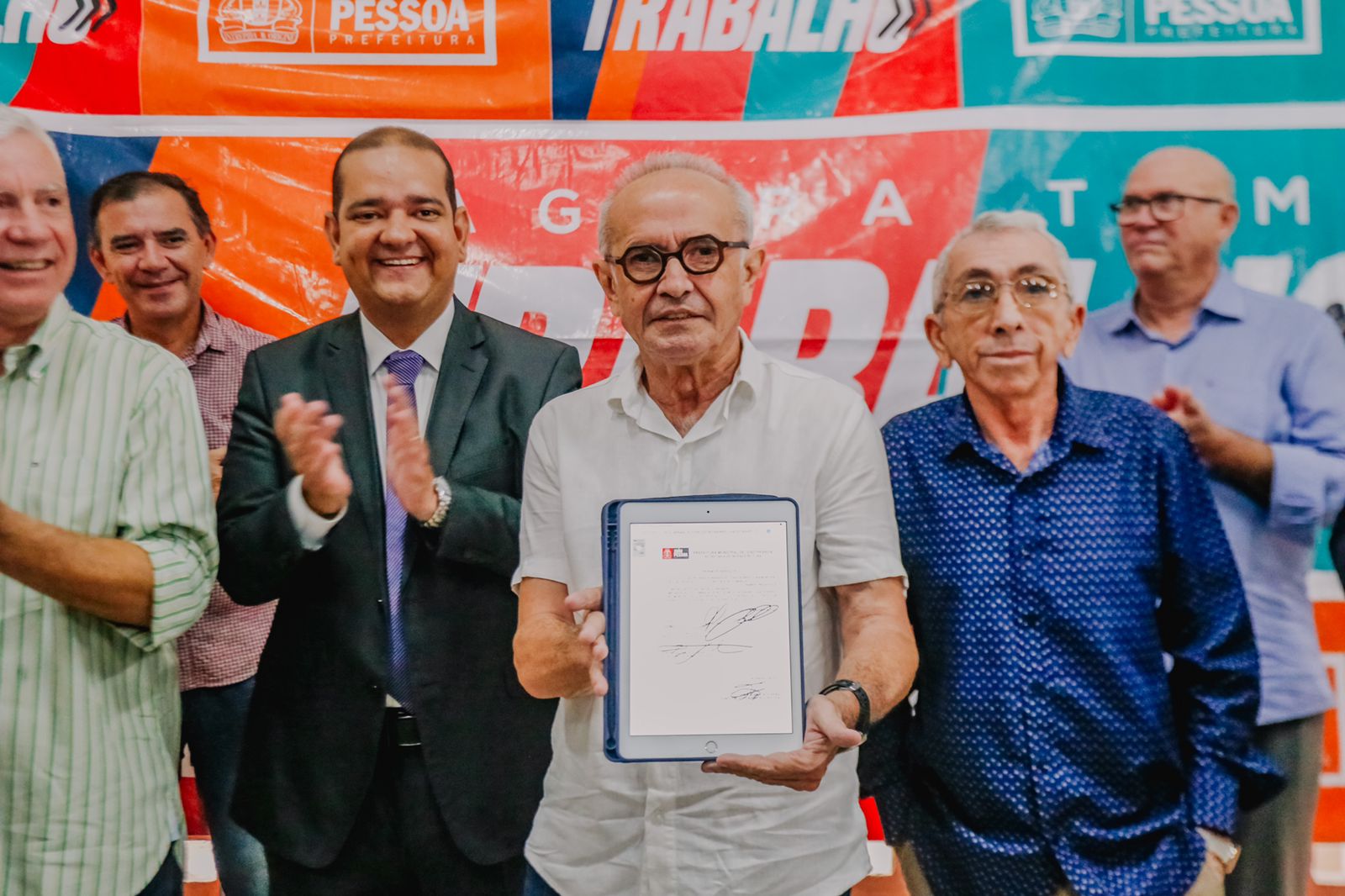 Tudo mais claro: Cícero Lucena autoriza troca da iluminação da Ilha do Bispo e do Timbó e bairros terão 100% das luminárias em LED