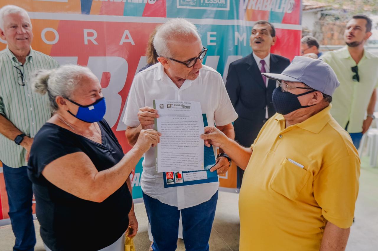 Prefeitura de João Pessoa já entregou mais 1,2 mil títulos de propriedade de imóveis para moradores