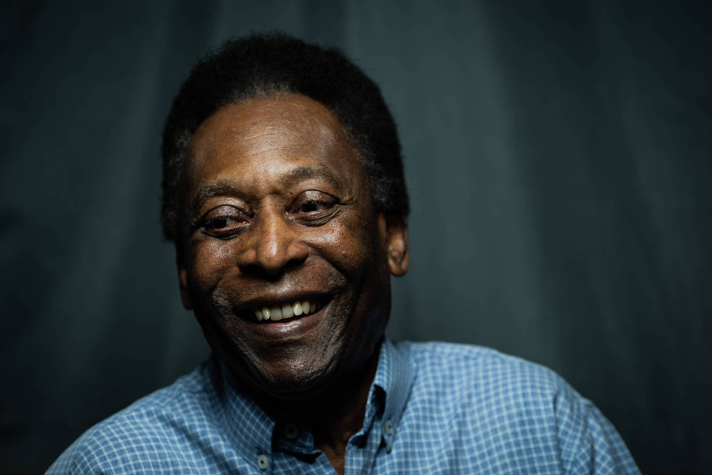 Em tratamento contra câncer e sem resposta da quimioterapia, Pelé volta a ser internado no Albert Einstein em São Paulo