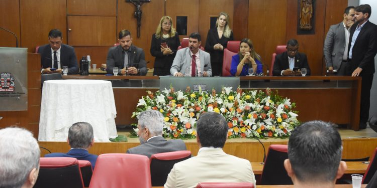 Na última sessão do ano, CMJP aprova aumento salarial para os vereadores, para prefeito, vice, secretários e aumento no número de vereadores, de 27 para 29