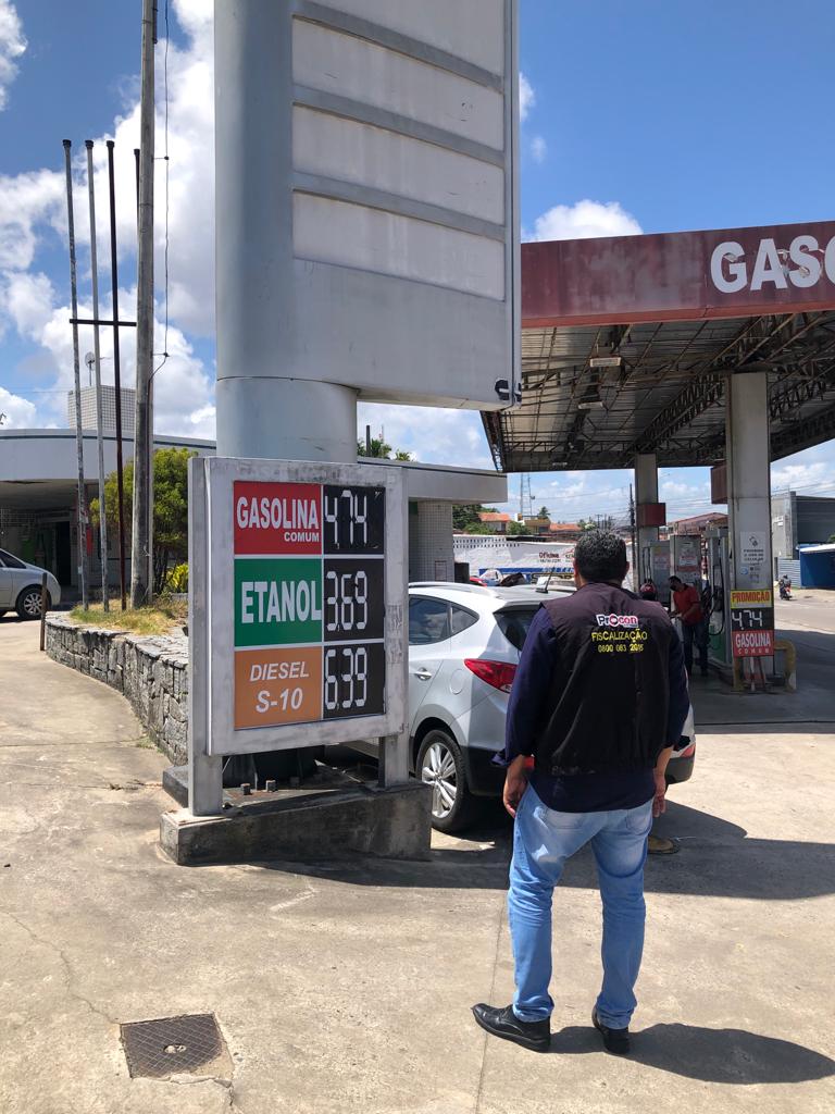 Preço da gasolina em João Pessoa se mantém oscilando entre R$ 4,640 e R$ 4,890, registra pesquisa do Procon