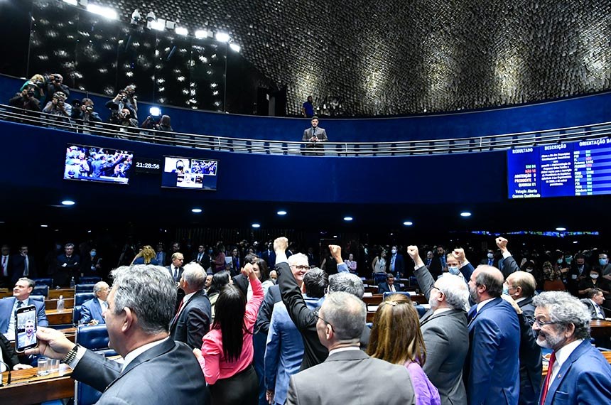 Sob intenso debate, PEC da Transição  no valor de o valor de R$ 145 bilhões é aprovada no Senado