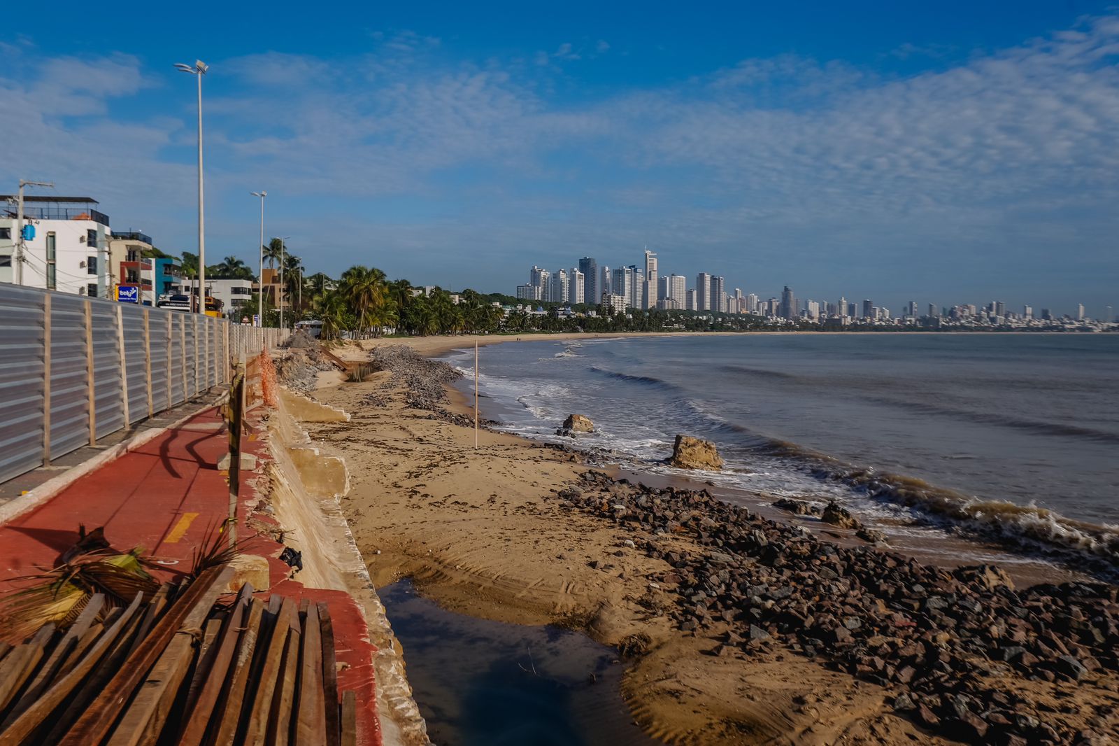 Prefeito Cícero autoriza obras de contenção e proteção da calçadinha do Cabo Branco em João Pessoa