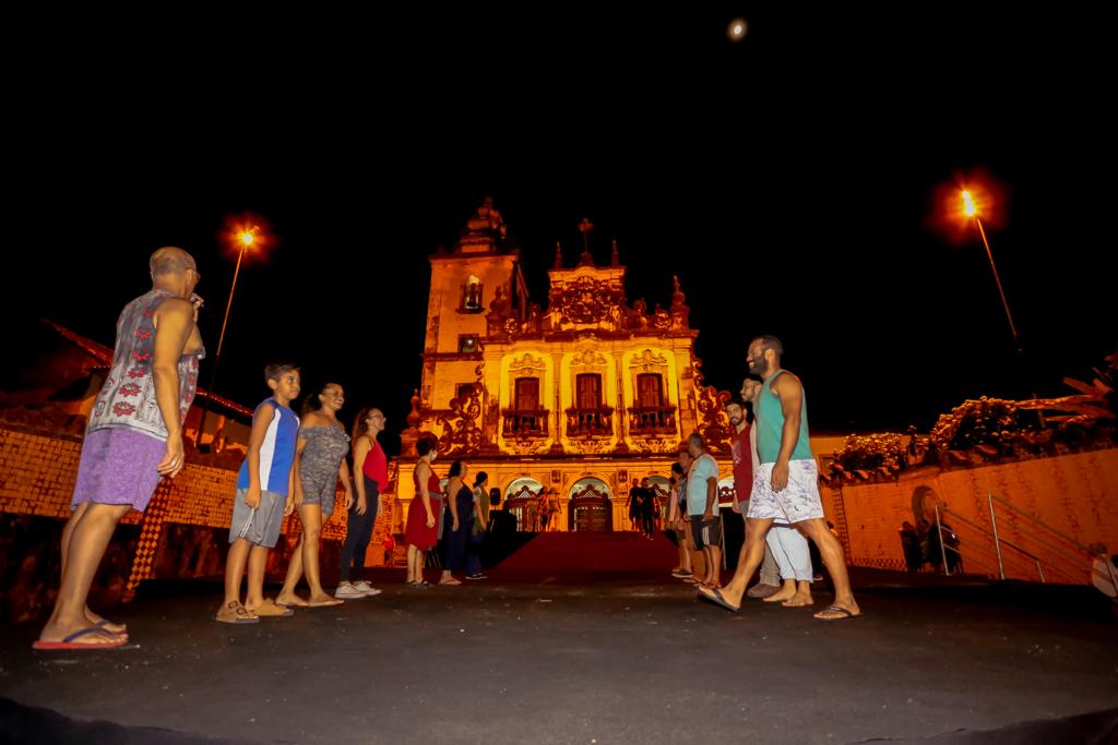 Semana Santa: Alunos bailarinos da Secretaria de Educação e Cultura participam do espetáculo da Paixão de Cristo