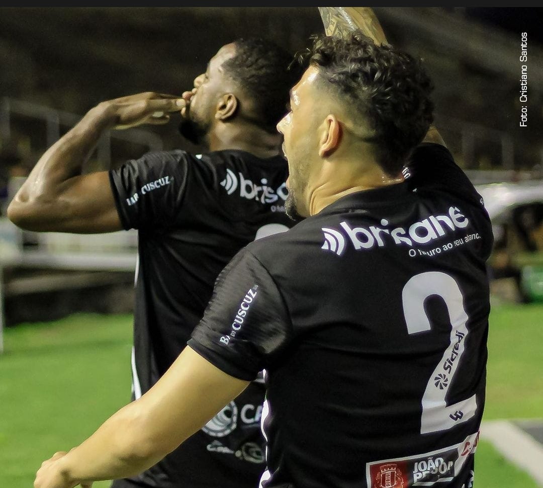 Wesley Dias e Gerson Magrão marcam e Botafogo derrota o Manaus e sobe para a colocação na série C