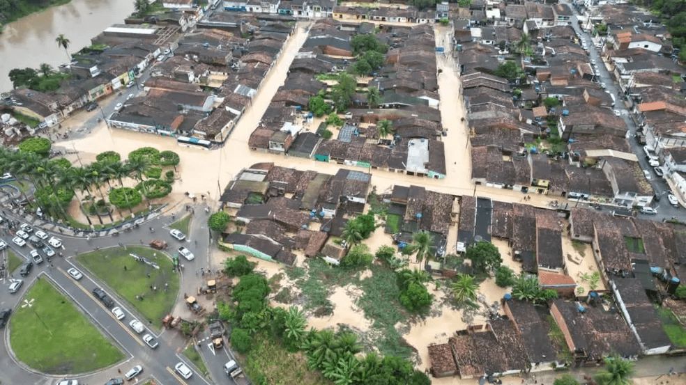 Temporal: Uma pessoa morreu e outras 16 mil estão desabrigadas e desalojadas em Alagoas após fortes chuvas