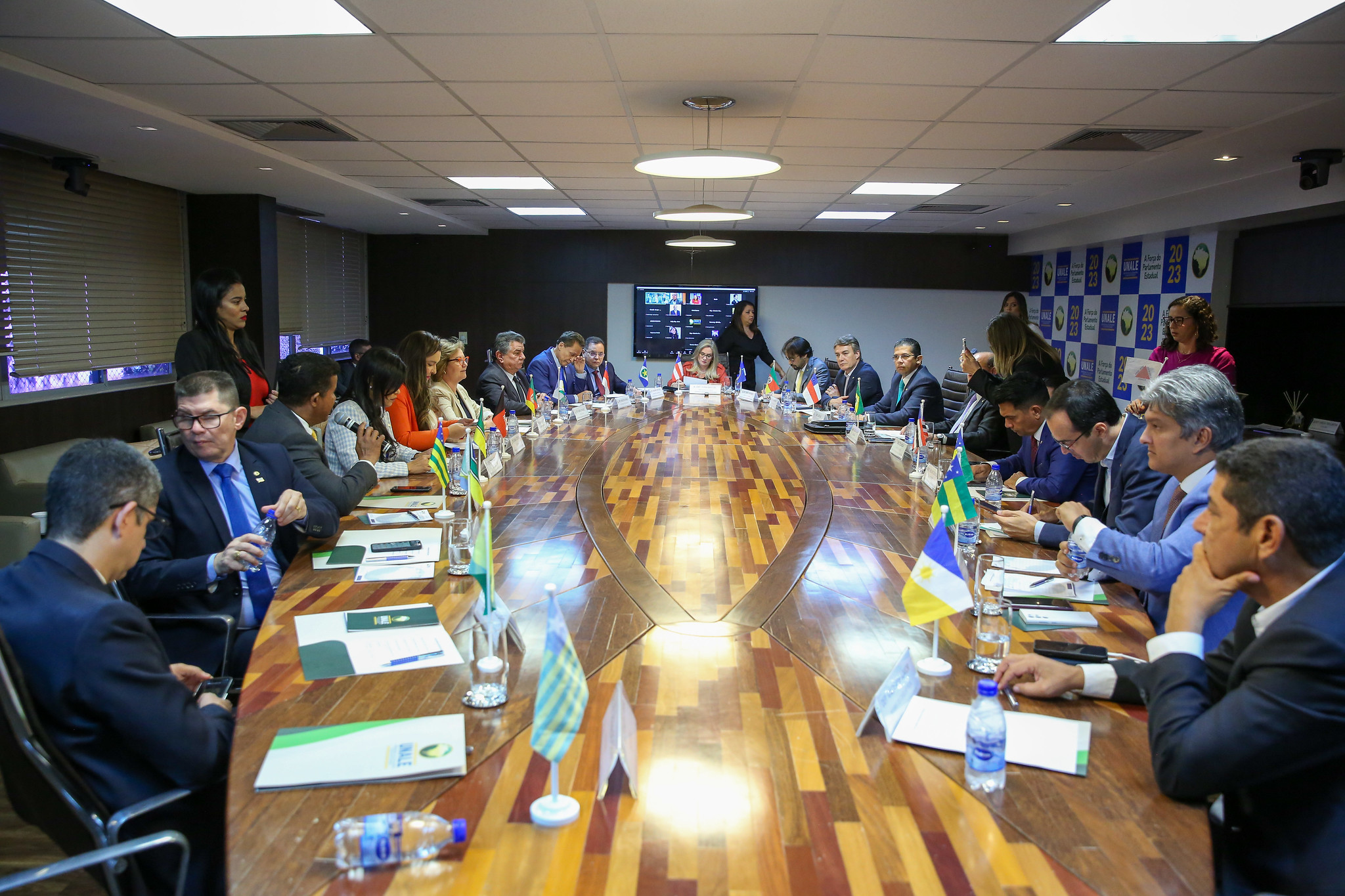 Em reunião da Unale em Brasília, deputada Camila defende união dos legislativos estaduais contra a violência às mulheres e criação de pauta comum