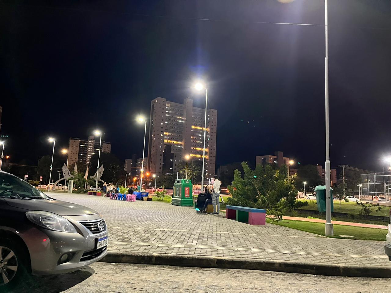 Após furto de cabo de fiação, Seinfra restabelece iluminação com lâmpadas de LED a no Parque Parahyba III