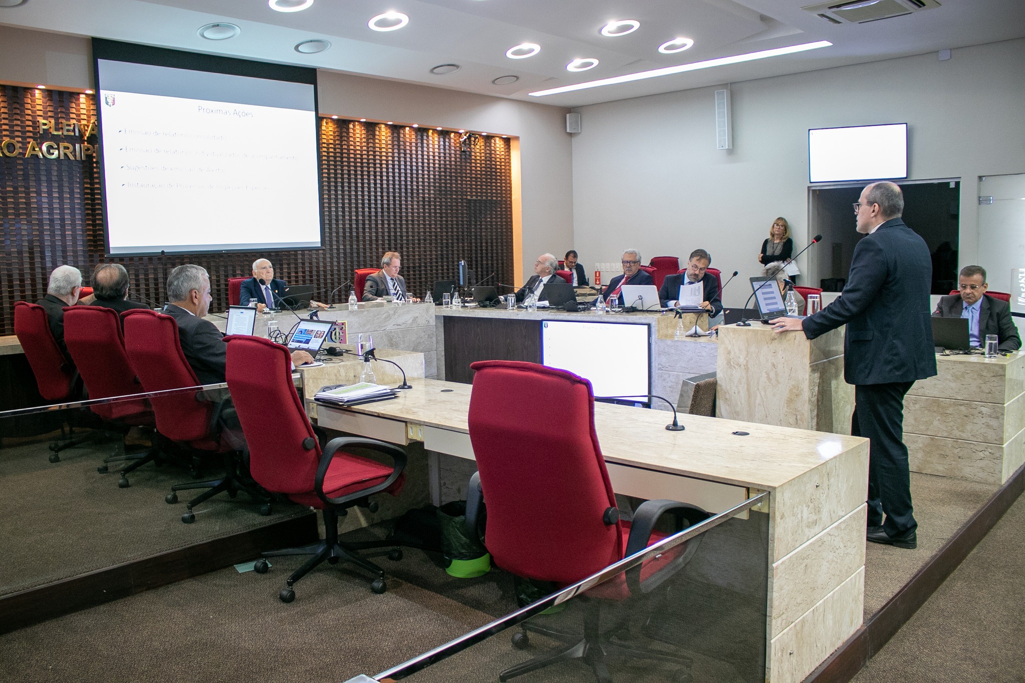 Auditoria do TCE encontra escolas não climatizadas em pleno Cariri e com carteiras estragadas, afora outras sem internet