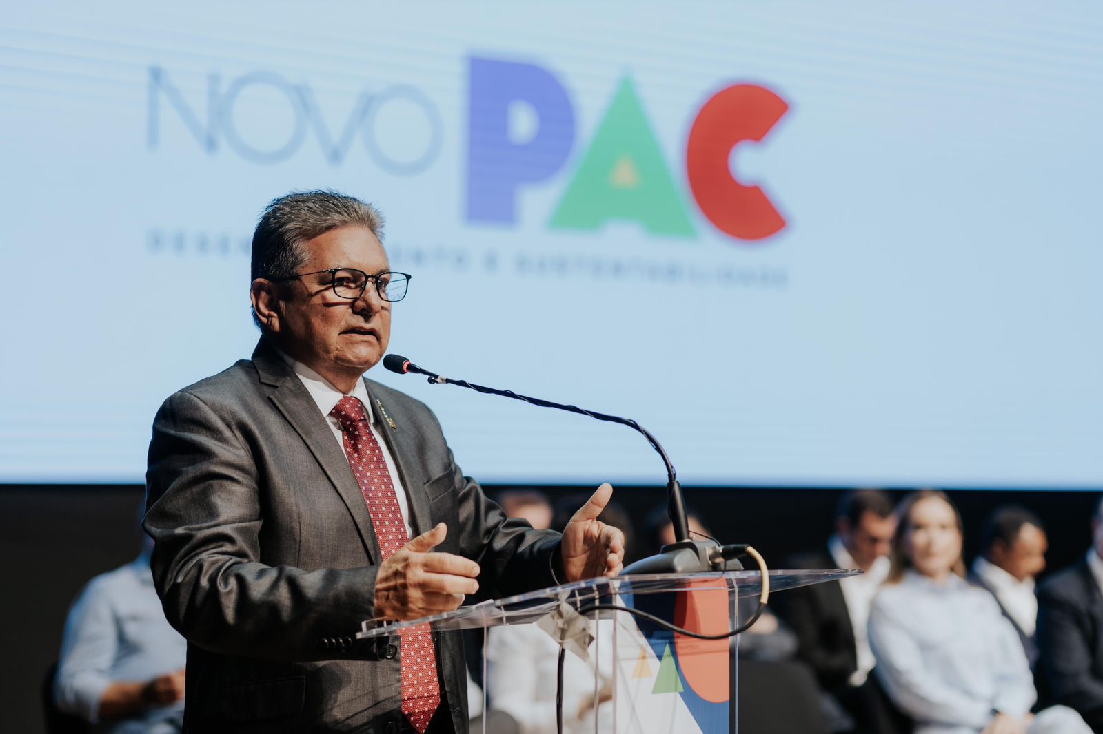 No lançamento do PAC em João Pessoa, presidente Adriano Galdino reforça cobrança por divisão mais justa dos investimentos do governo federal