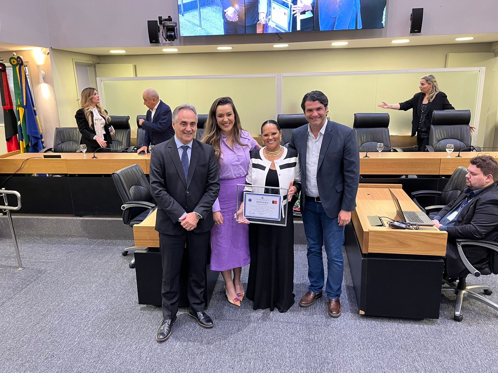 Carioca, jornalista Sandra Macedo recebe Título de Cidadã Paraibana na Assembleia Legislativa