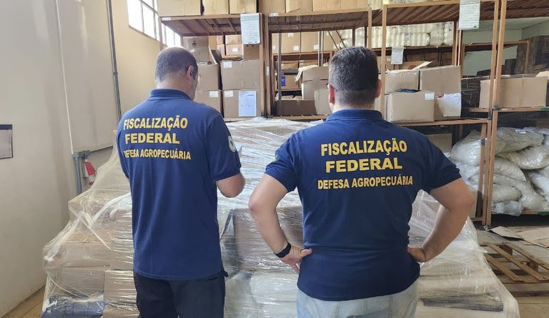 Operação apreende mais de 10 mil produtos de uso veterinário irregulares para aves