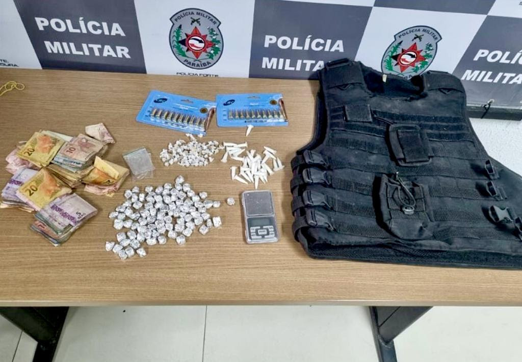 Polícia Militar da Paraíba apreende armas, drogas e colete balístico na região metropolitana de João Pessoa