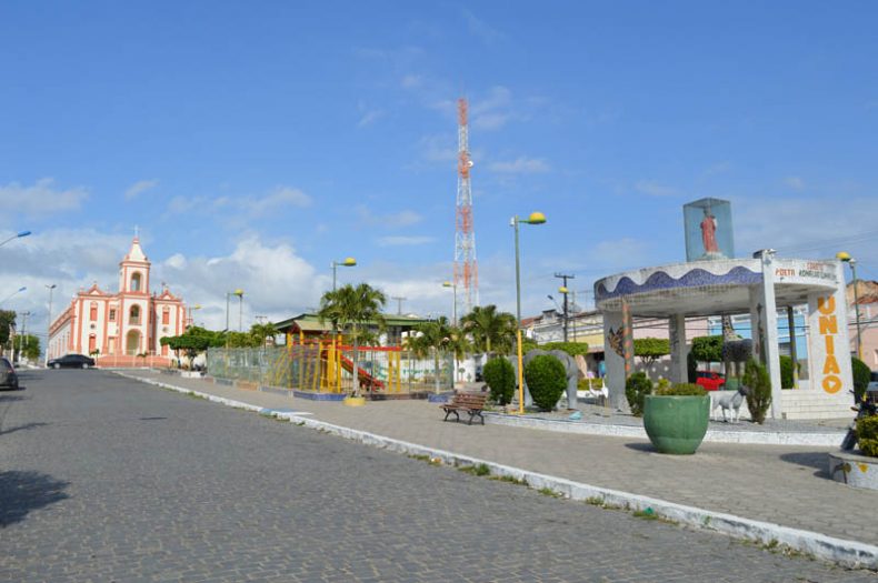 Governador João visita e autoriza início de obras e assina convênios com Prefeitura de Pocinhos nesta segunda