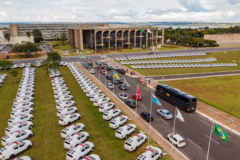 Governo Federal entrega 700 viaturas e repassa R＄ 78 milhões aos governos dos estados para investimentos na segurança pública