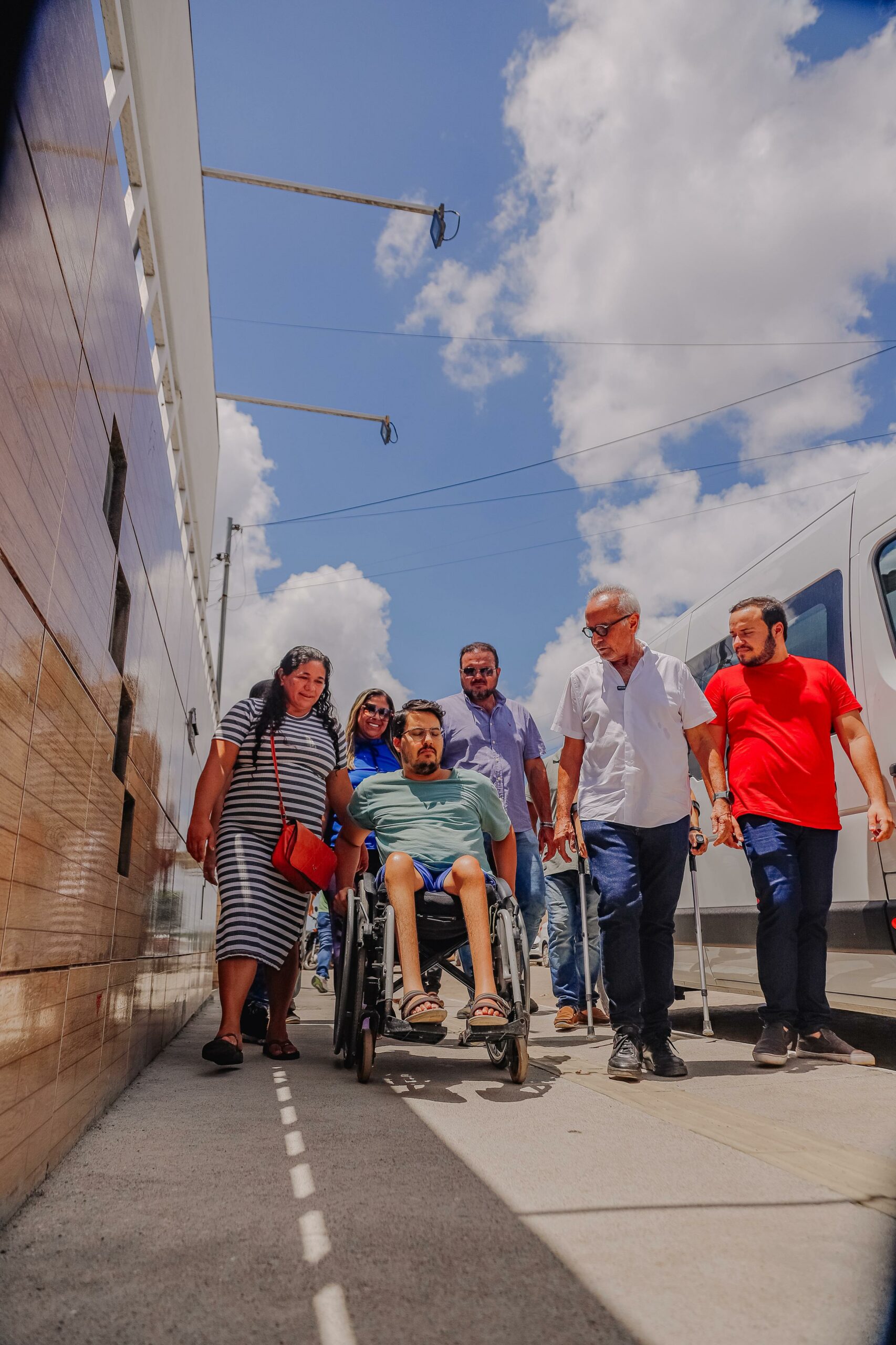 Num só dia, Cícero Lucena entrega 56 novas ruas e Prefeitura de João Pessoa chega à marca de 389 vias pavimentadas na atual gestão