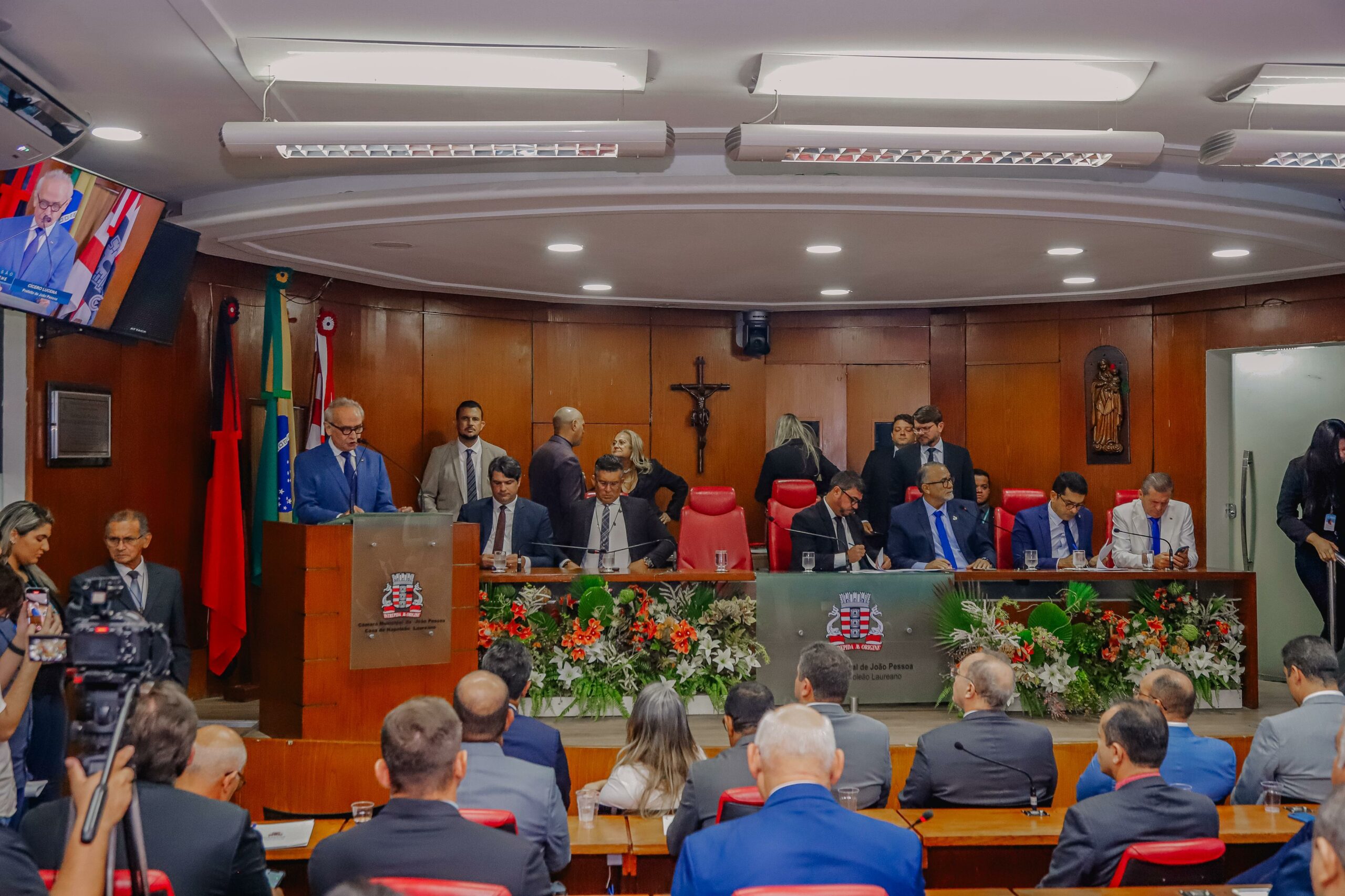 Prefeito Cícero participa de sessão de abertura dos trabalhos legislativos da CMJP e anuncia construção do Hospital Dia