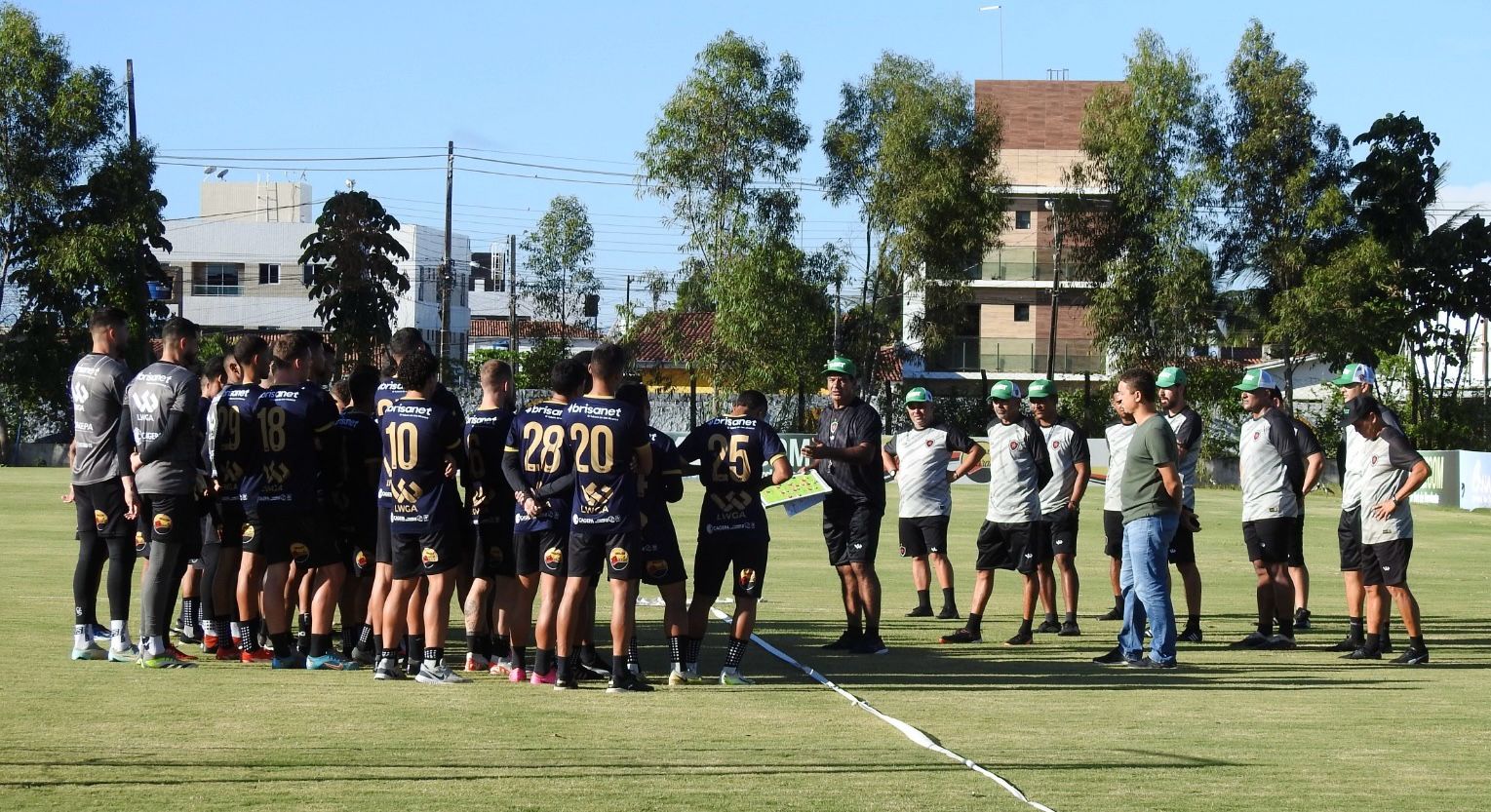 Moacir Júnior assume comando do Botafogo e inicia preparativos para o jogo contra o Fortaleza pela Copa do Nordeste