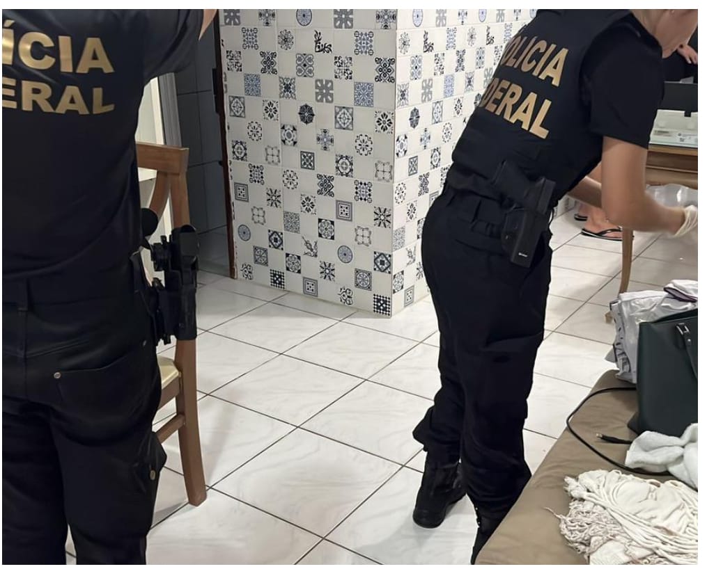 Ex-gerente da CEF em João Pessoa e esposa são alvos de Operação da Polícia Federal por fraudes em empréstimos em nomes de clientes