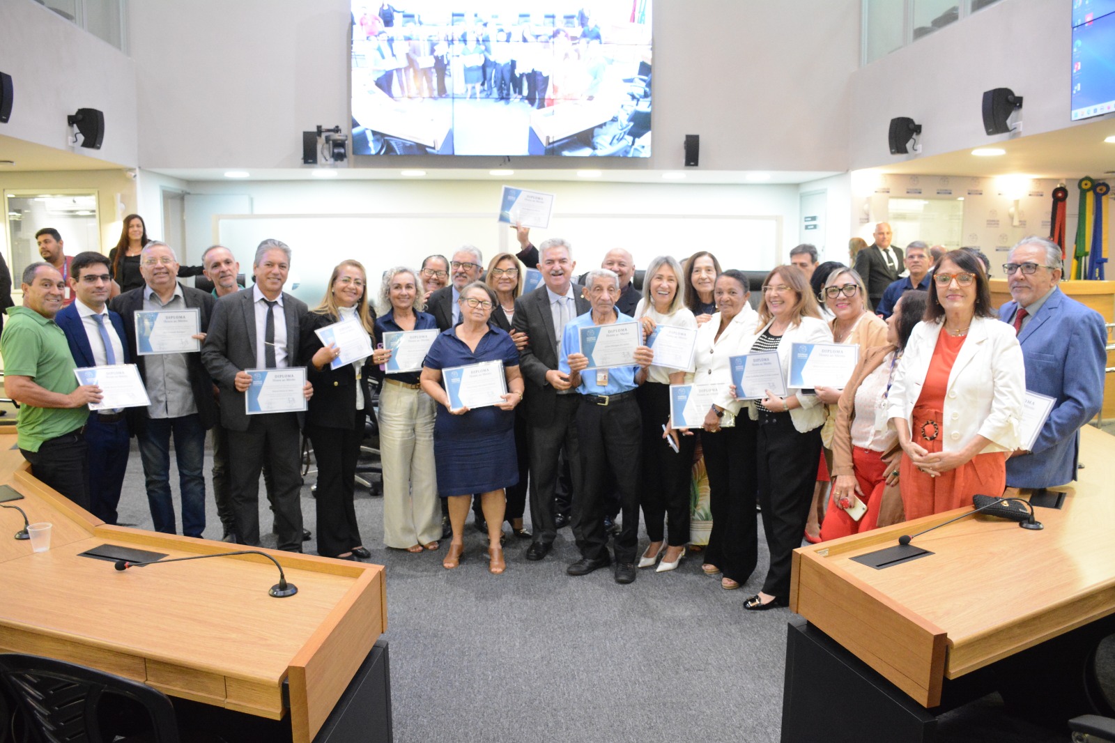 Proposta pelo deputado João Gonçalves, Assembleia Legislativa da Paraíba homenageia servidores com mais de 30 anos de serviços prestados à Casa