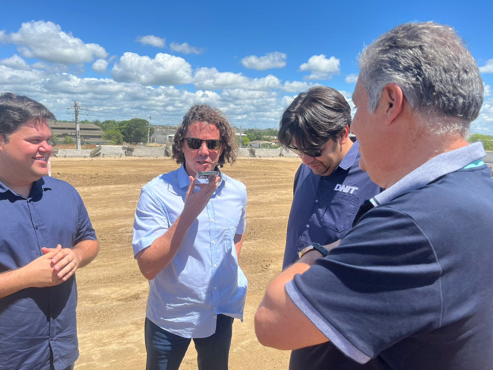 Senador Veneziano anuncia liberação de R$ 12 milhões para obras de recapeamento asfáltico em Campina Grande