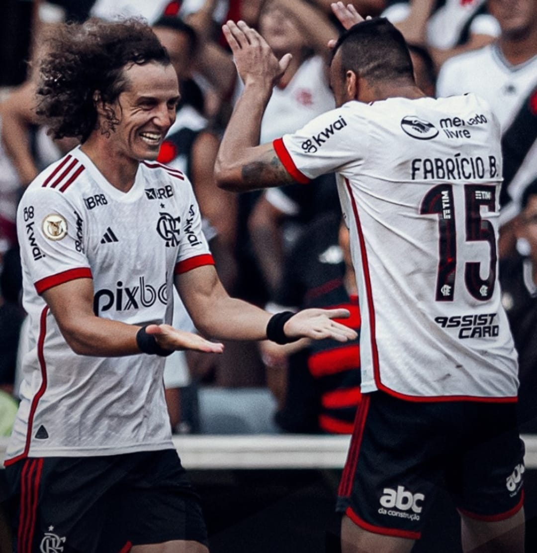 Flamengo  goleia o Vasco por 6 x 1, a maior goleada da história entre as duas equipes nos últimos 100 anos