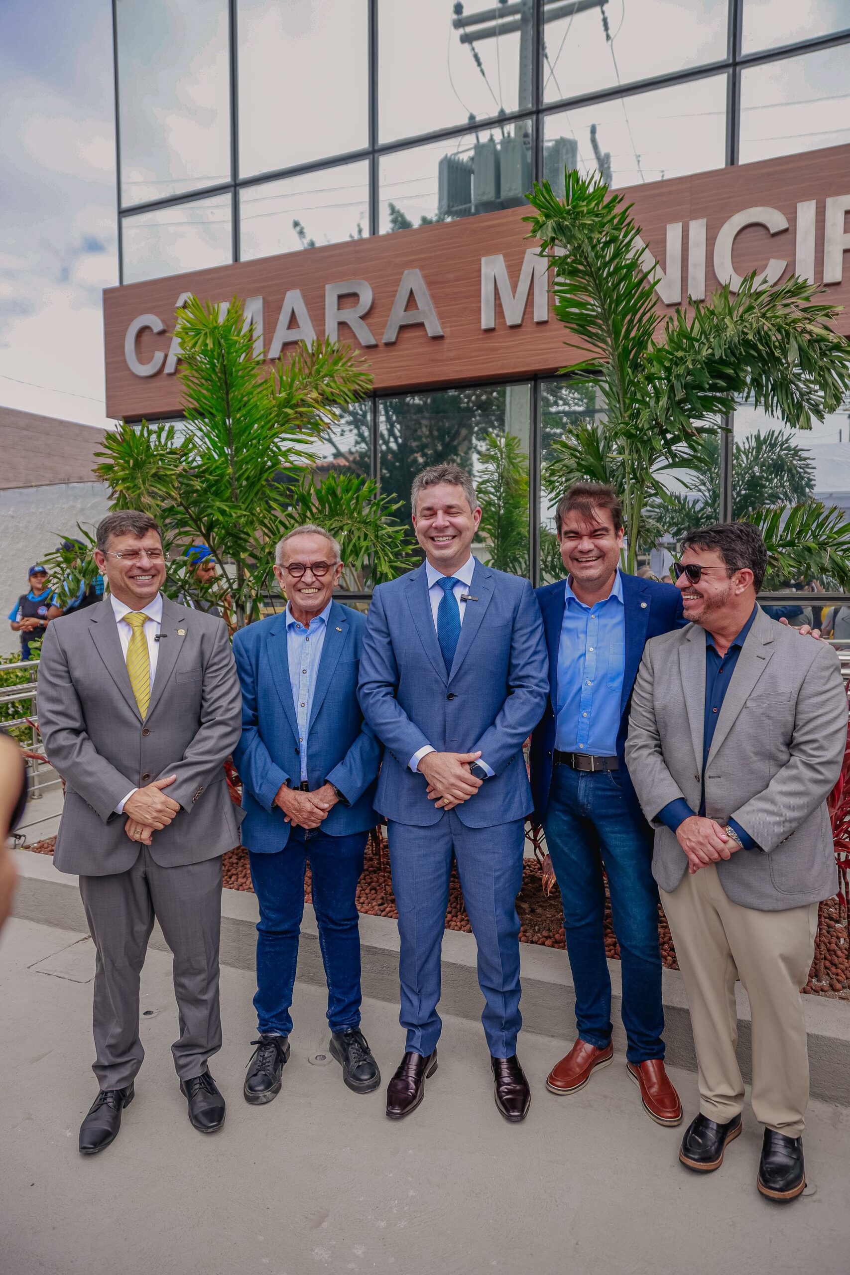 Cícero Lucena afirma que nova sede da Câmara de Cabedelo, inaugurada nesta segunda-feira, consolida bom momento da cidade portuária