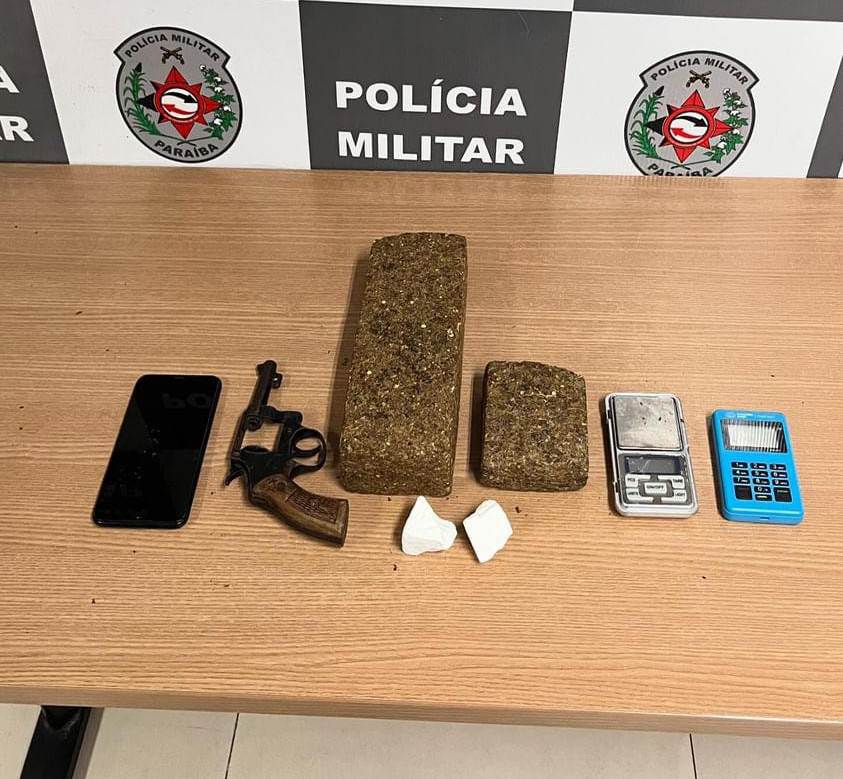 Polícia Militar da Paraíba prende em Mangabeira acusado de tentar furtar veículo em universidade