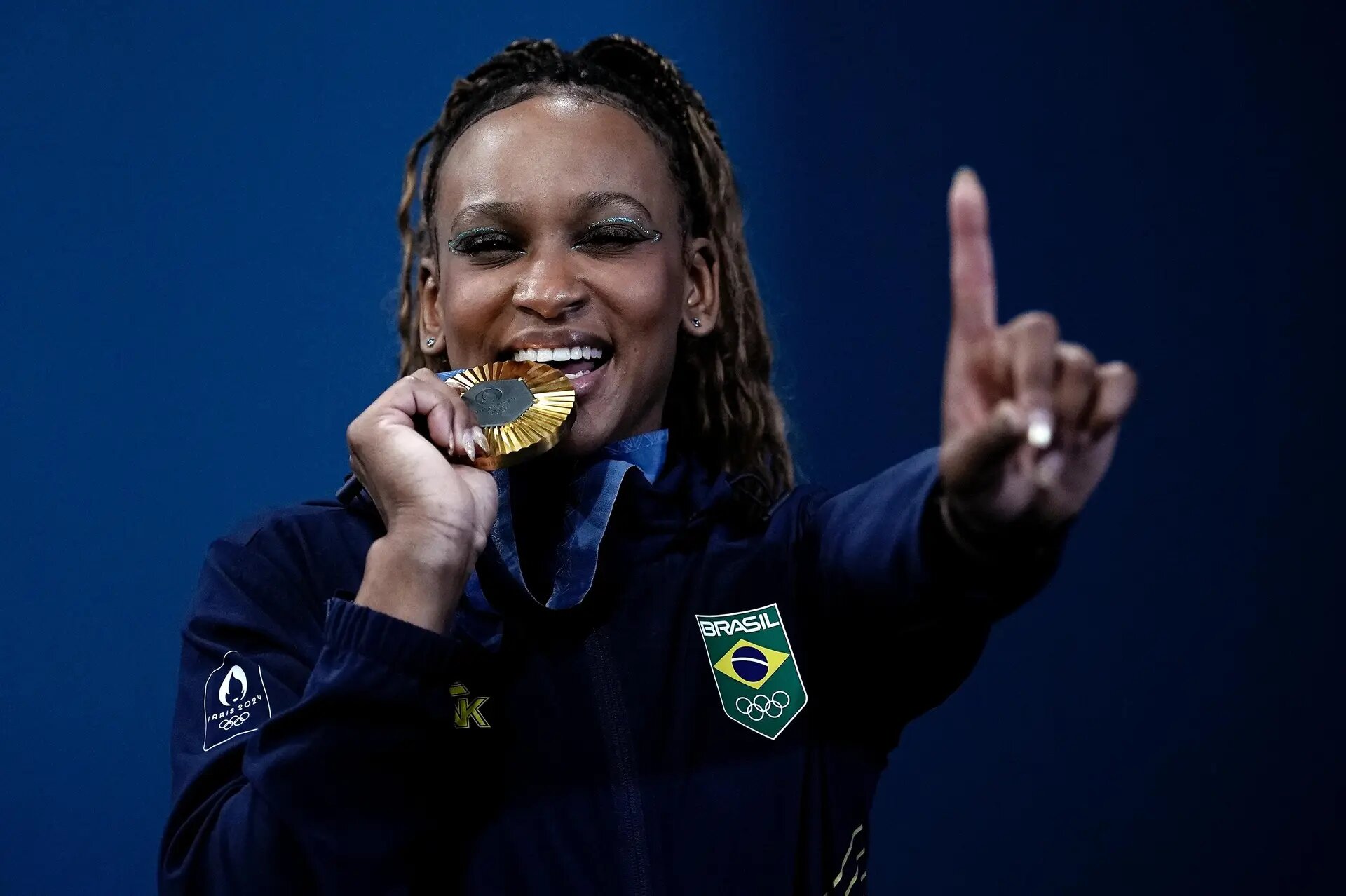 Maior medalhista do Brasil em Jogos Olímpicos, Rebeca Andrade conquista o ouro na final do solo na Olimpíada de Paris-2024