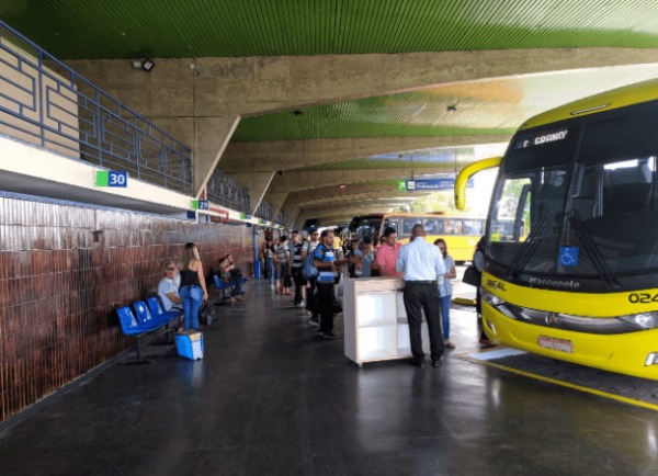 Lei de Adriano Galdino assegura transporte gratuito para os eleitores nas linhas de ônibus intermunicipais, neste final de semana