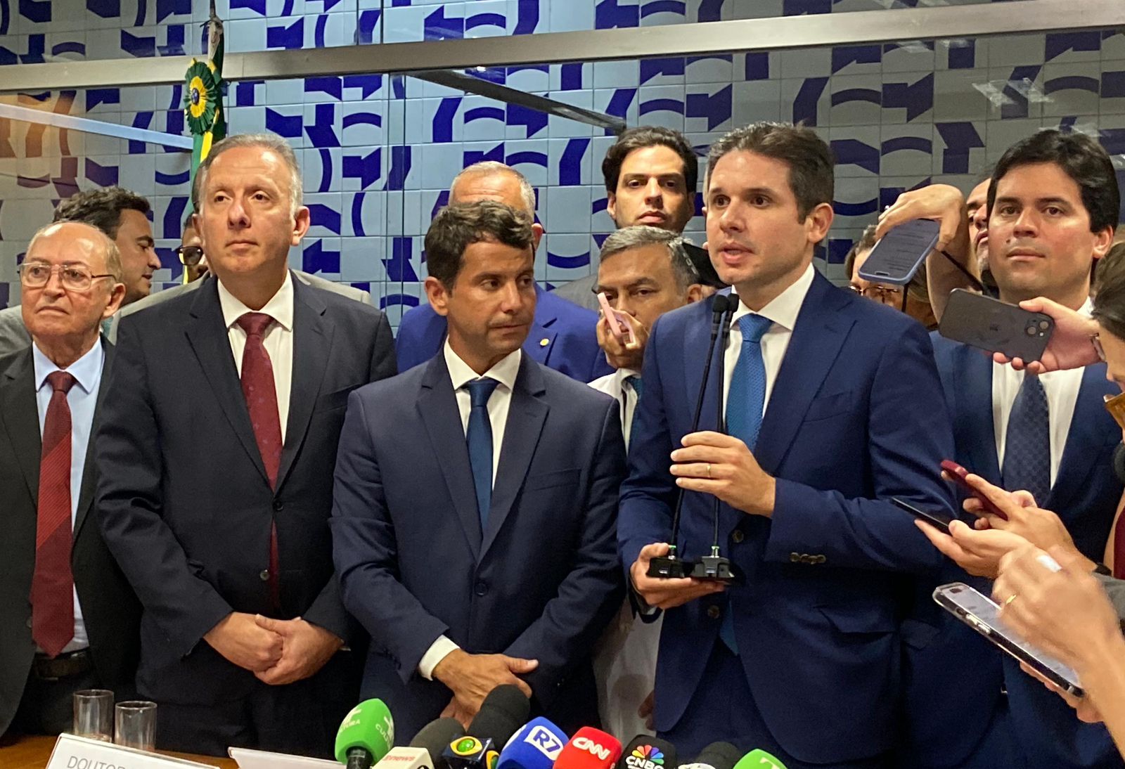 Aguinaldo Ribeiro anuncia apoio da bancada do PP à candidatura de Hugo Motta para presidente da Câmara Federal