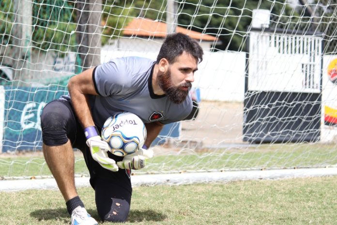 Goleiro Saulo está de volta ao Botafogo; jogador foi anunciado nesta quinta-feira como reforço para a temporada 2025